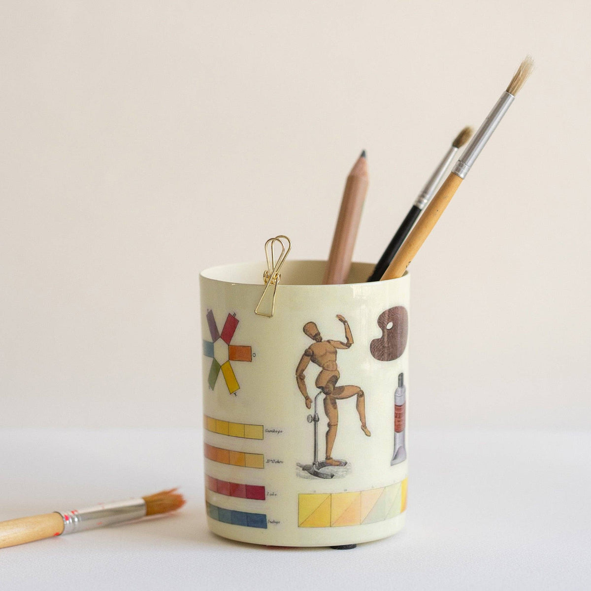 Roomytown: Enamel Everything Pot - The Art of Colouring