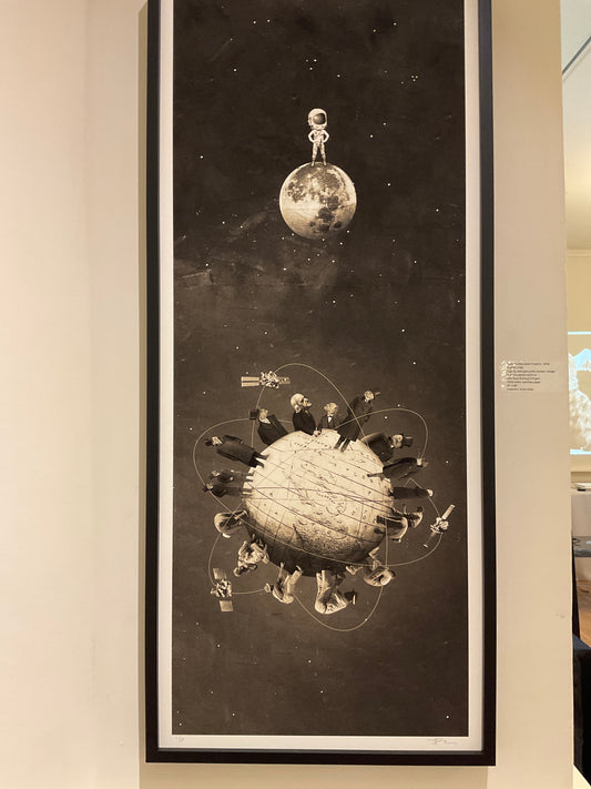moon/astronaut