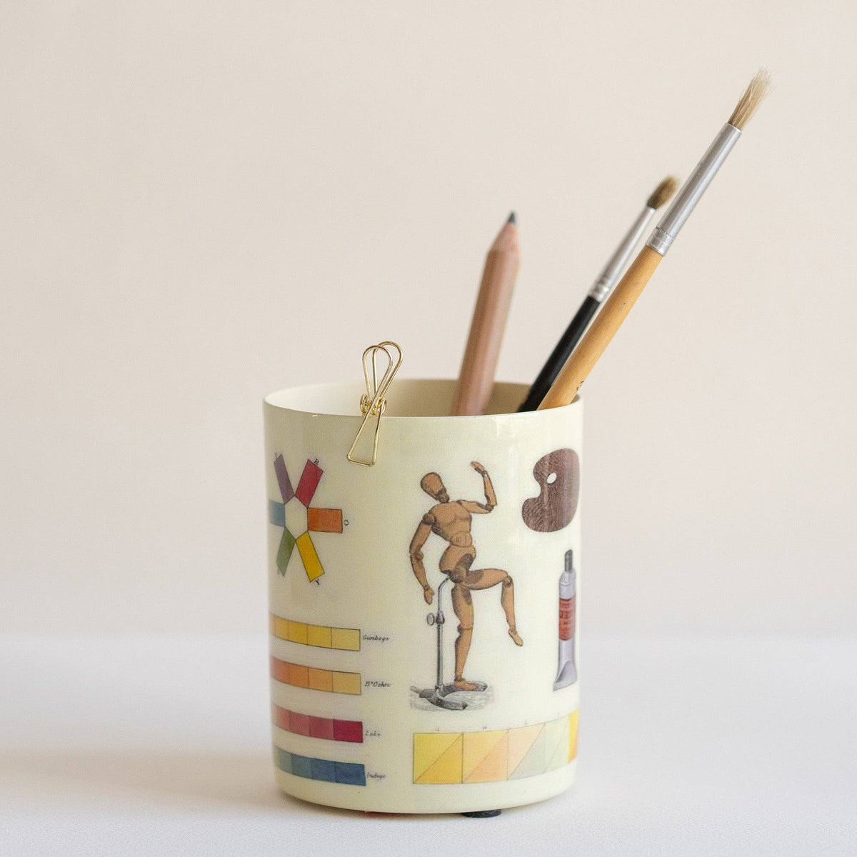 Roomytown: Enamel Everything Pot - The Art of Colouring